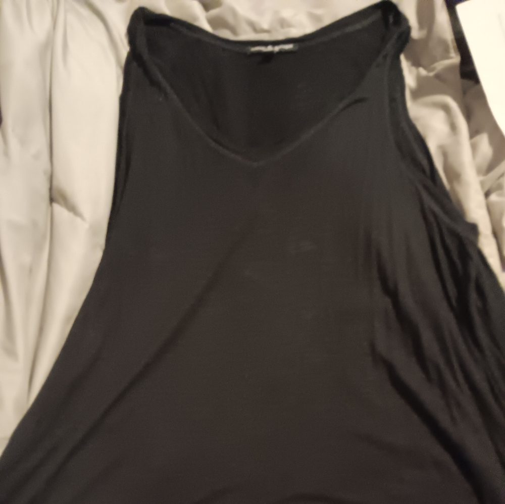 Womans blk sleeveless blouse